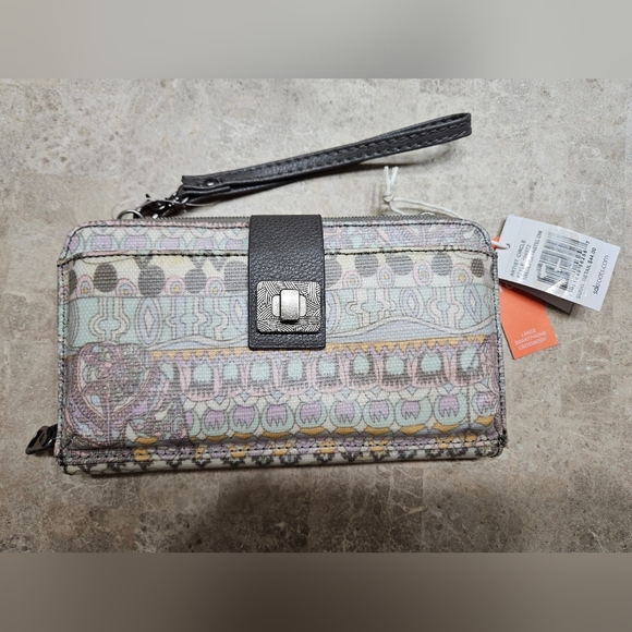 Sakroots Handbags - Sakroots Artist Circle Large Smartphone Crossbody